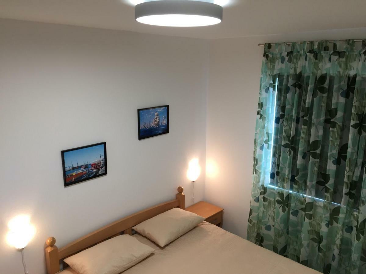Lina Apartment Vir
