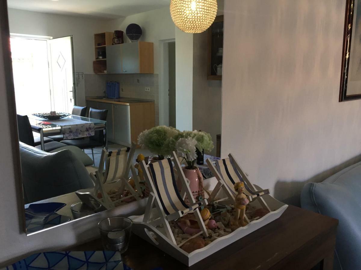 Lina Apartment Vir